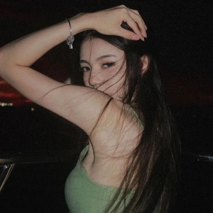 埃舍尔街的红色邮筒